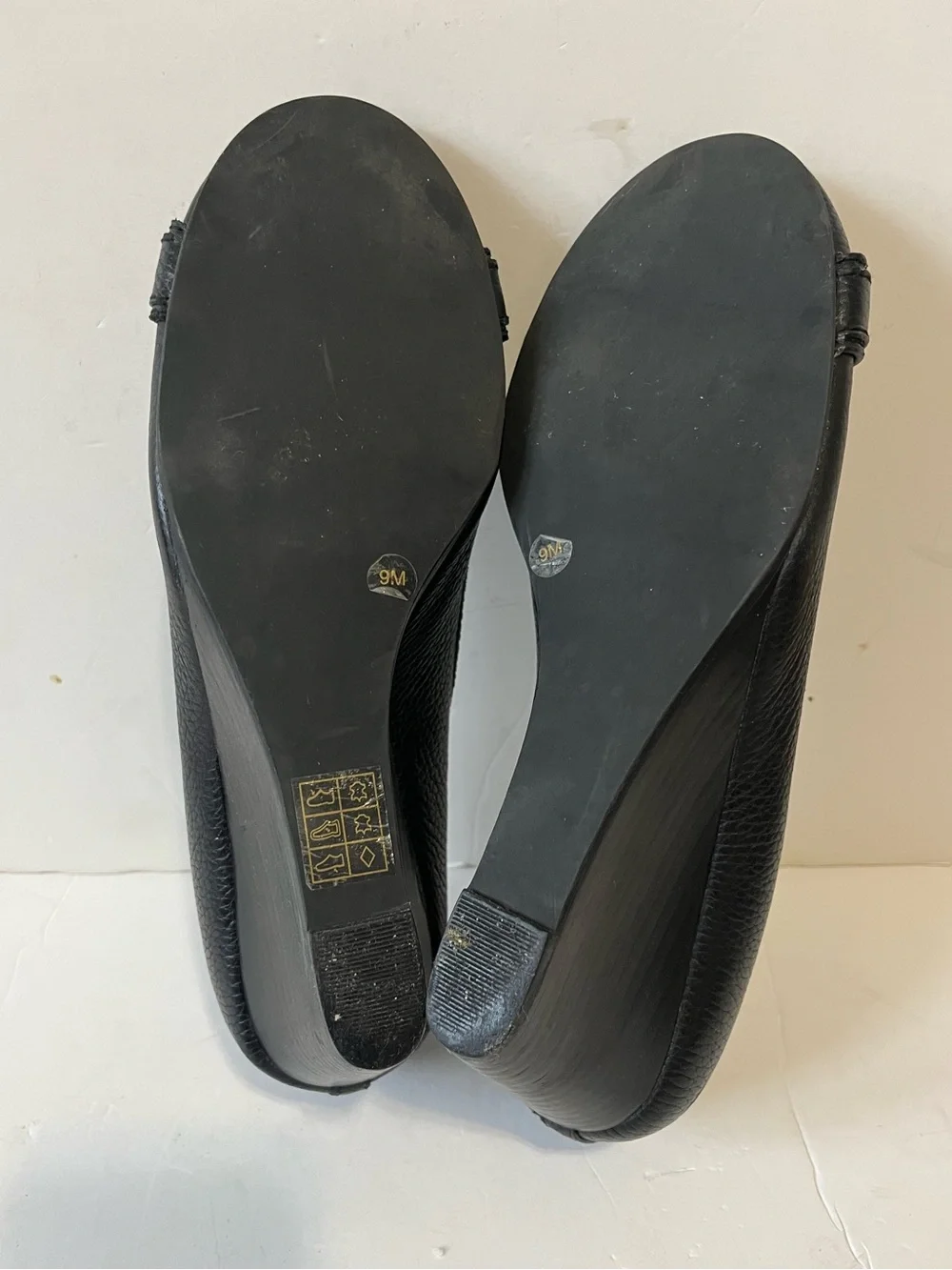Tory Burch Black Leather Wedge Pumps with Gold Accent size 9M